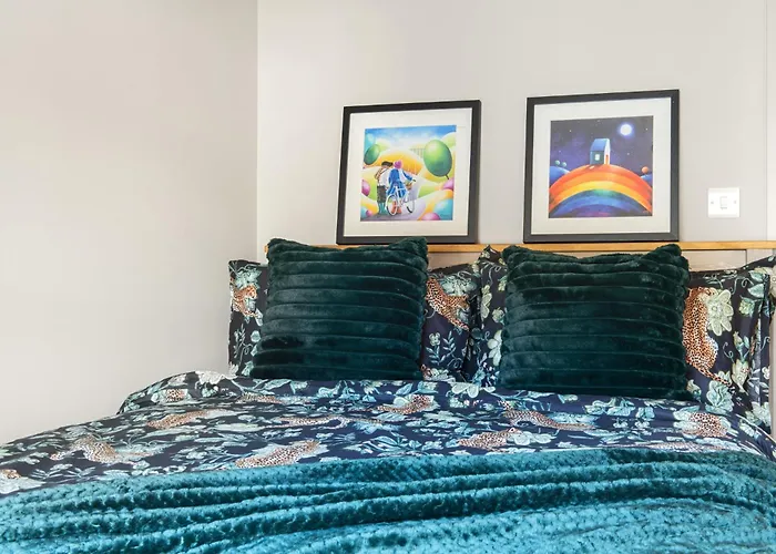Brand New 1-Bed Flat Steps From Clifton Ntu Campus